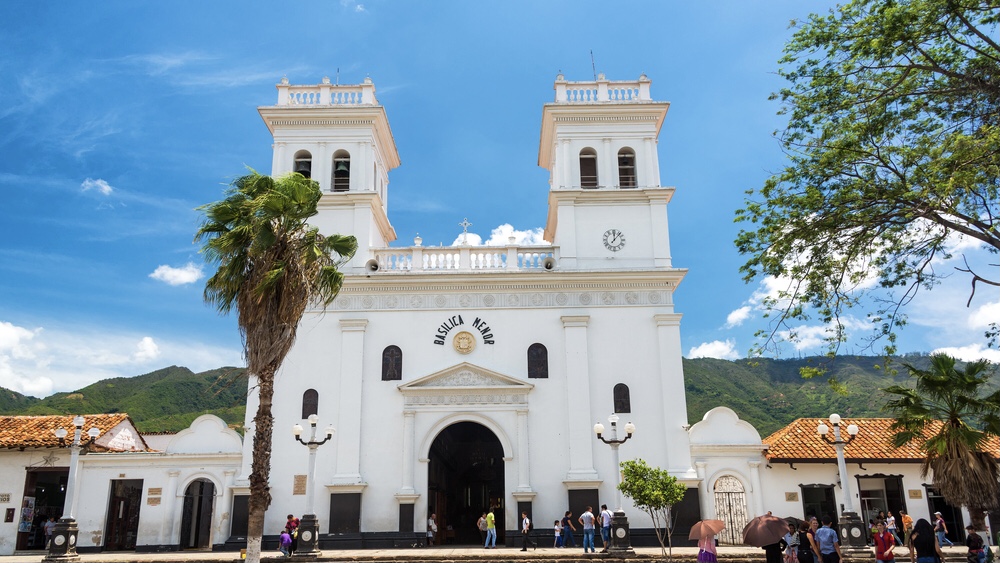 view-of-the-basilica-and-main-plaza-giron-santander-colombia