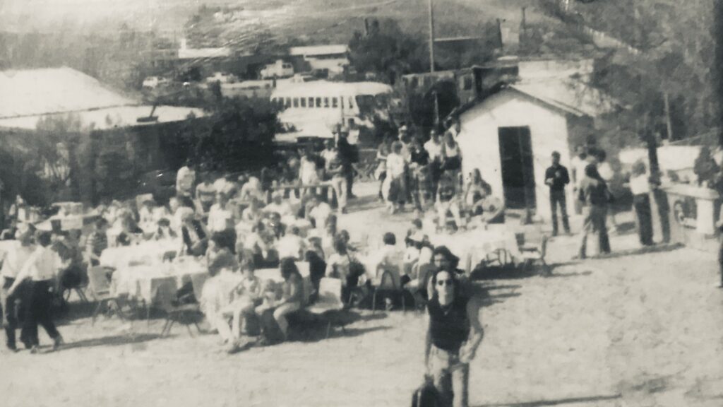 1950s-Harolds-Cave-Creek-Corral-Outdoor-Picnic